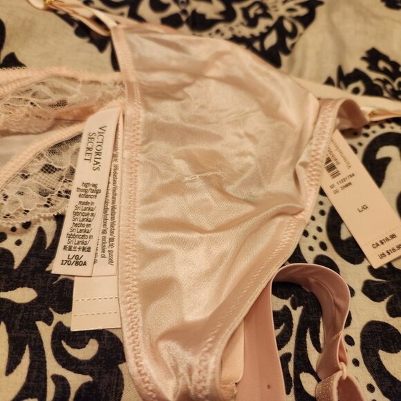 Victorias Secret Shattered Strap Bombshell 38C Bra Add 2 cups, 2 L pantys - Picture 3 of 4